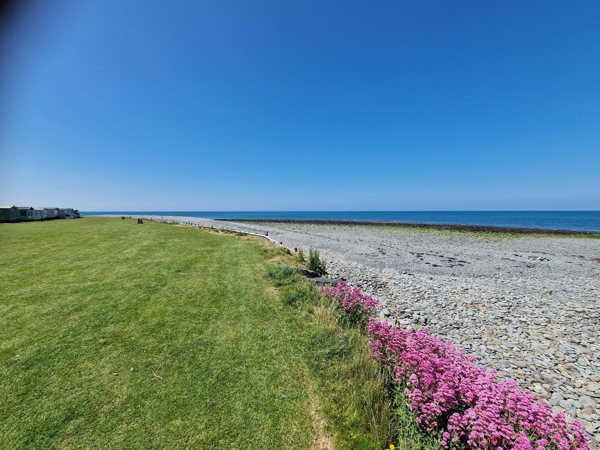 Bayview At Pengarreg Hotell Llanrhystyd Eksteriør bilde