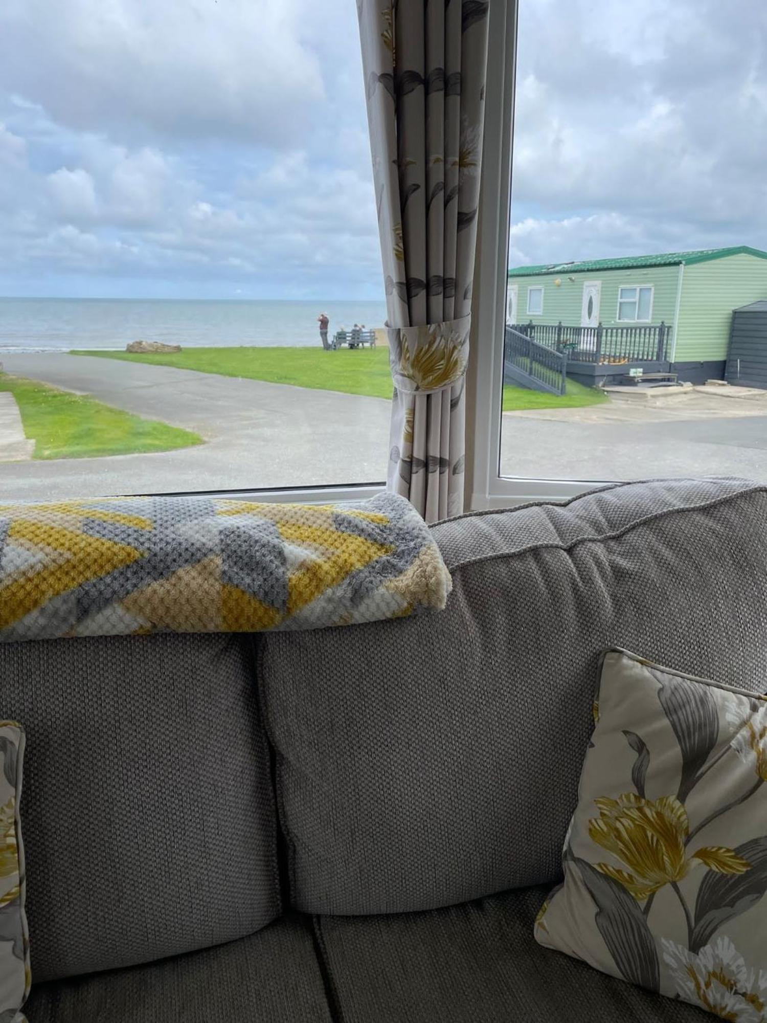 Bayview At Pengarreg Hotell Llanrhystyd Eksteriør bilde