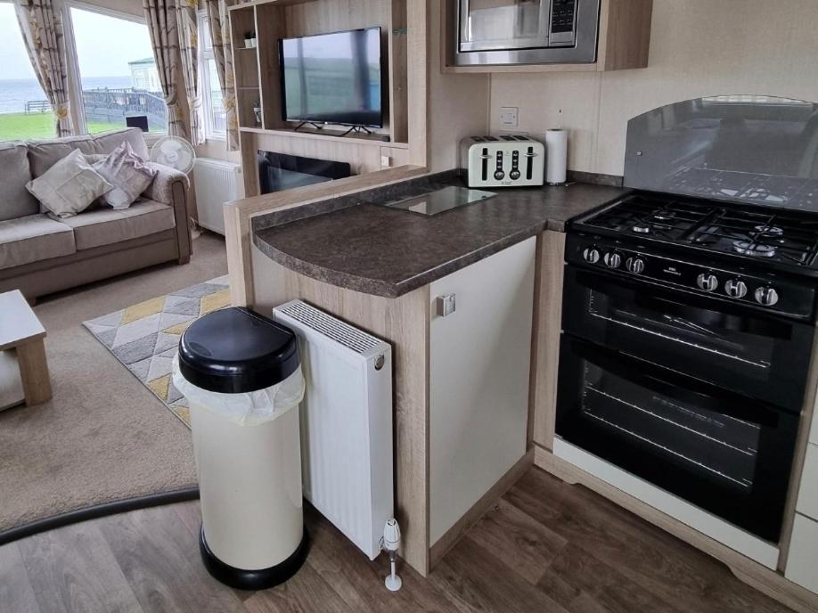 Bayview At Pengarreg Hotell Llanrhystyd Eksteriør bilde