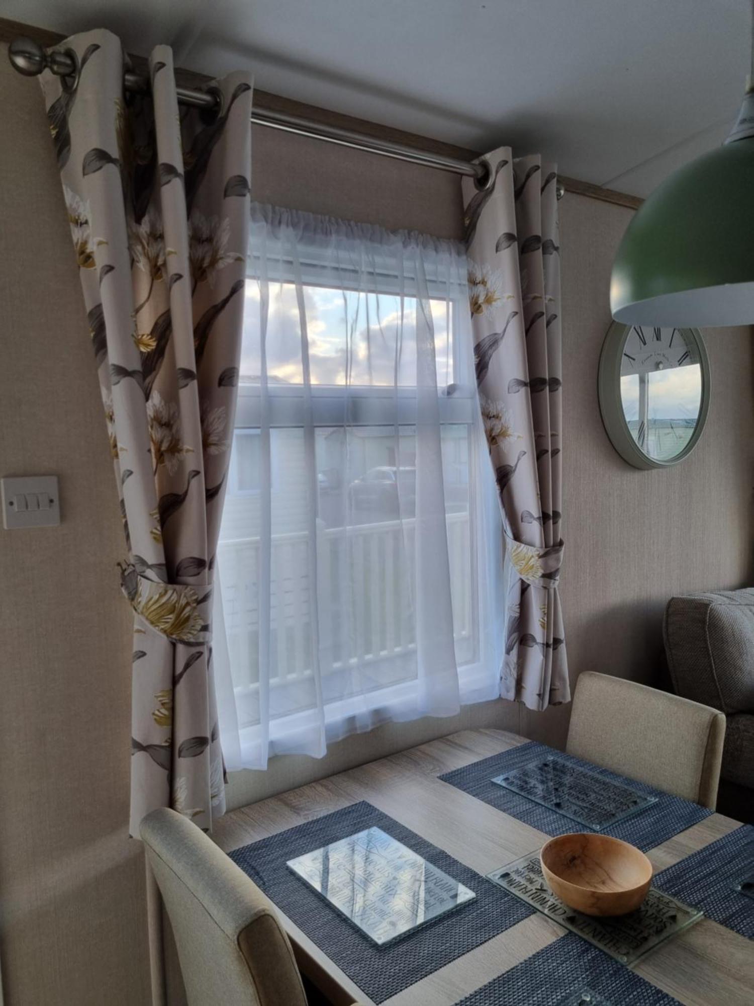 Bayview At Pengarreg Hotell Llanrhystyd Eksteriør bilde
